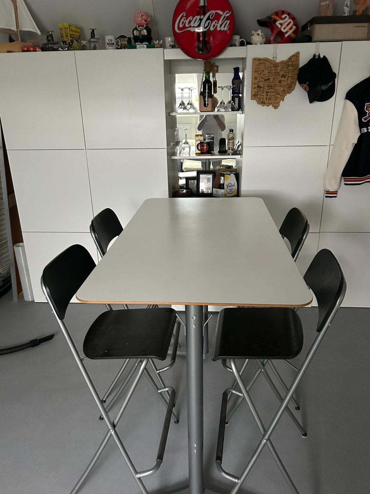 Te koop bartafel met krukken, Ophalen, Zo goed als nieuw