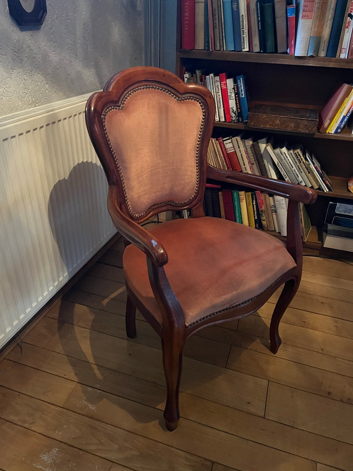 Antieke fauteuil met roze velours bekleding, Antiek en Kunst, Ophalen