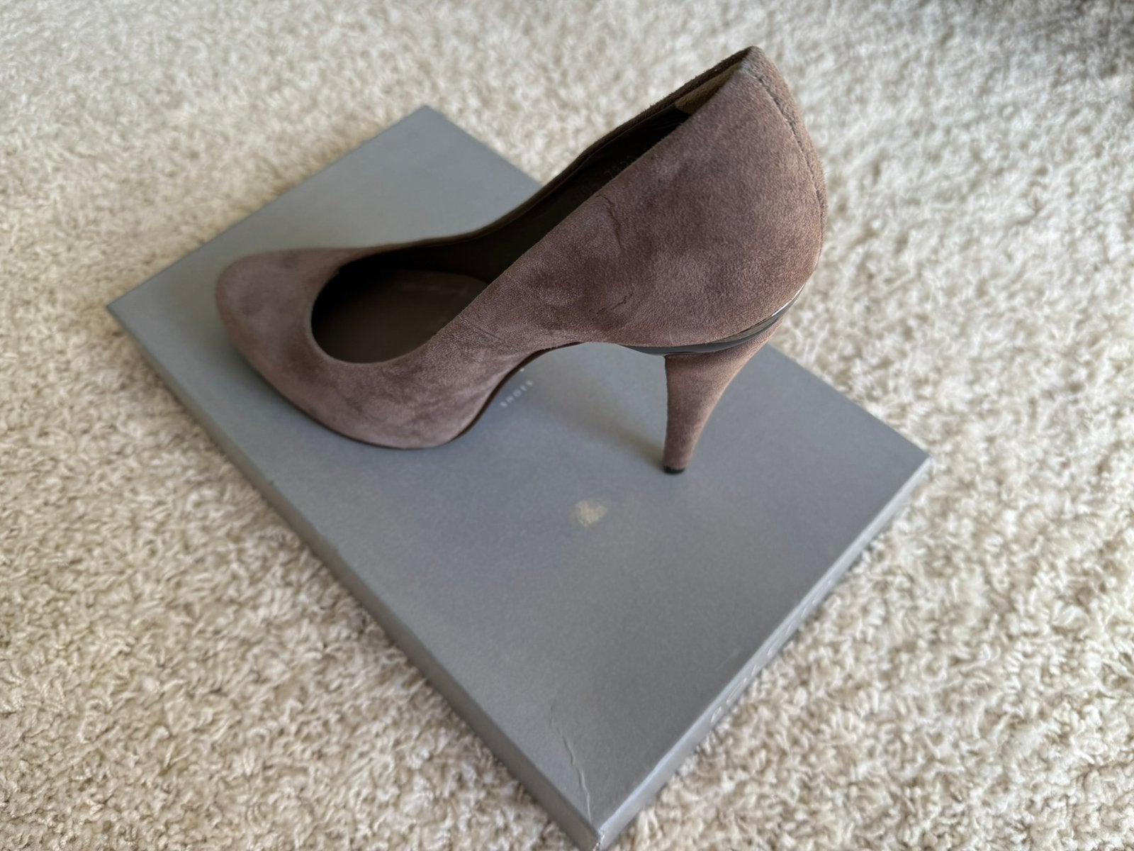 Pumps suede, Kleding | Dames, Overige kleuren, Nieuw, Ophalen of Verzenden, Schoenen met hoge hakken
