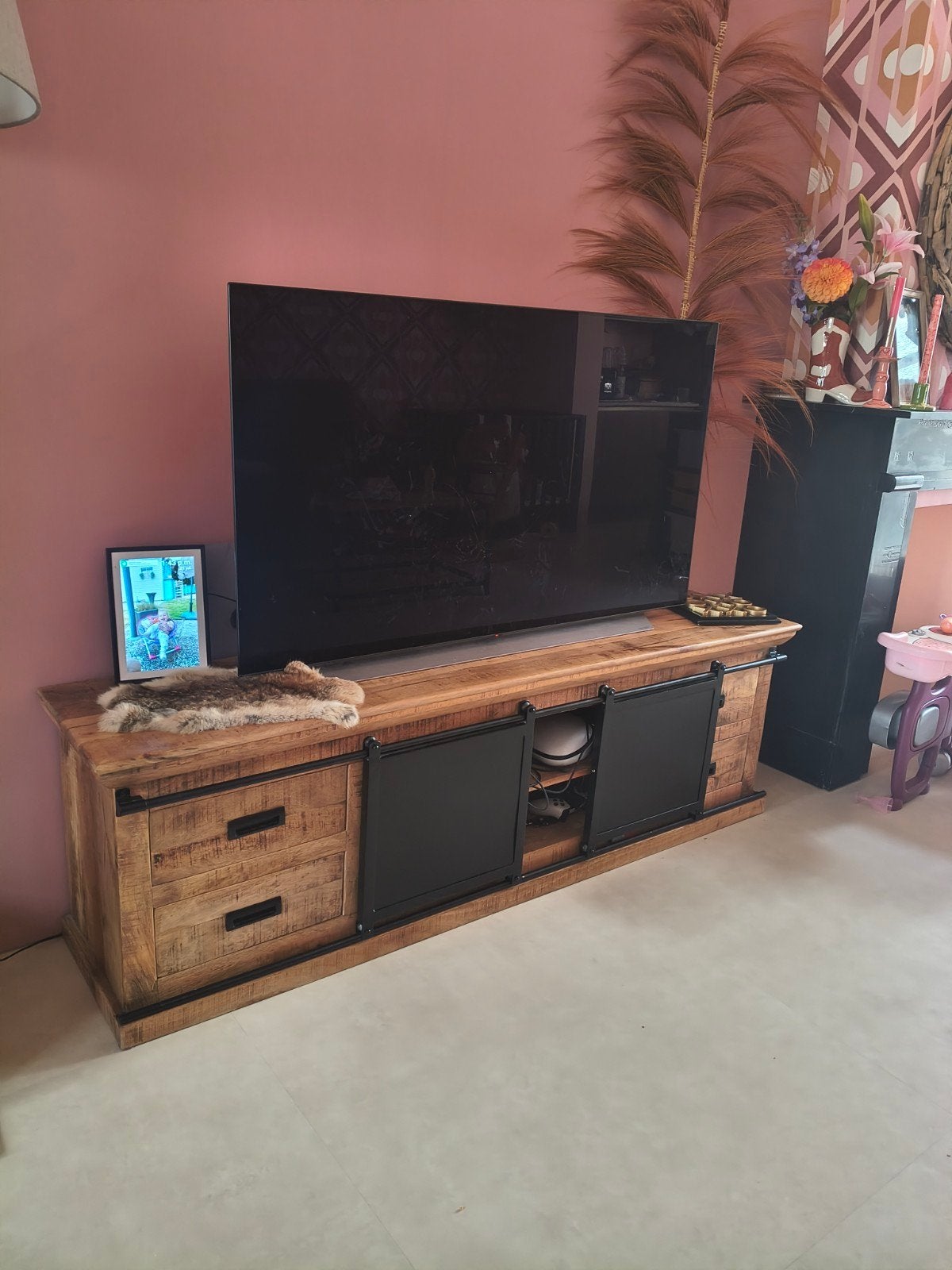 Stoer TV meubel 180 cm met schuifdeuren en lades, Gebruikt, 150 tot 200 cm, Minder dan 100 cm, Industrieel