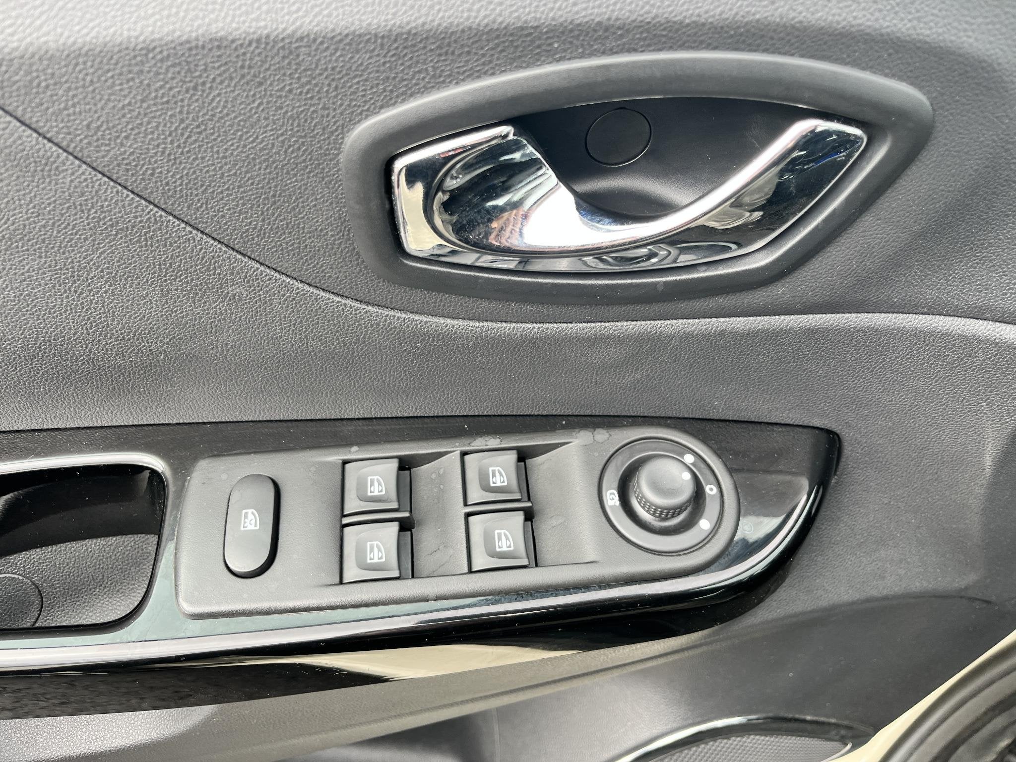 Foto 31 van Renault Captur 1.2 TCe Xmod Clima, cruise, stoelverwarming,