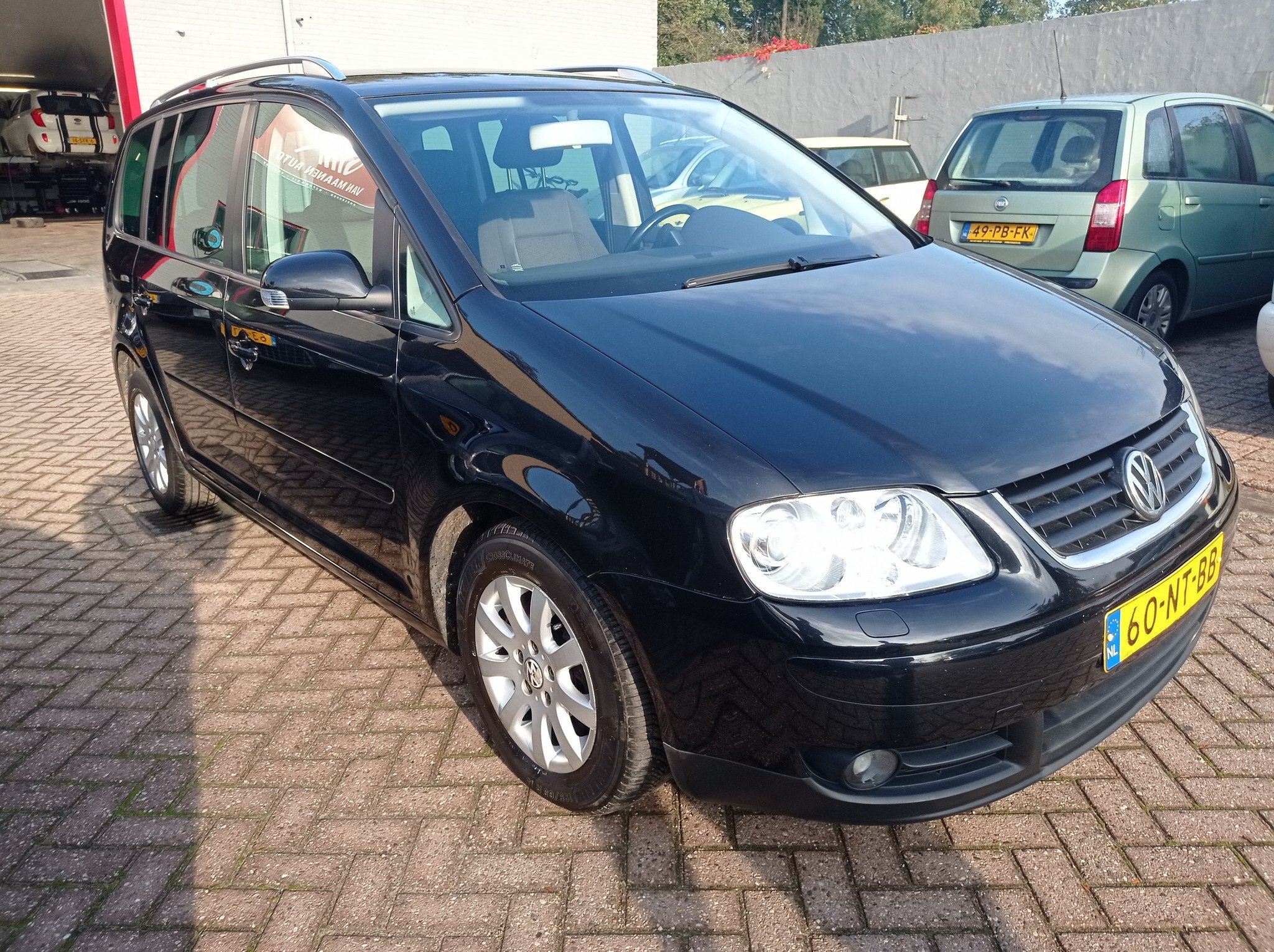 Volkswagen Touran Touran 2.0 16V FSI Highline, APK verlopen, 13 km/l, Gebruikt, 4 cilinders, Zwart