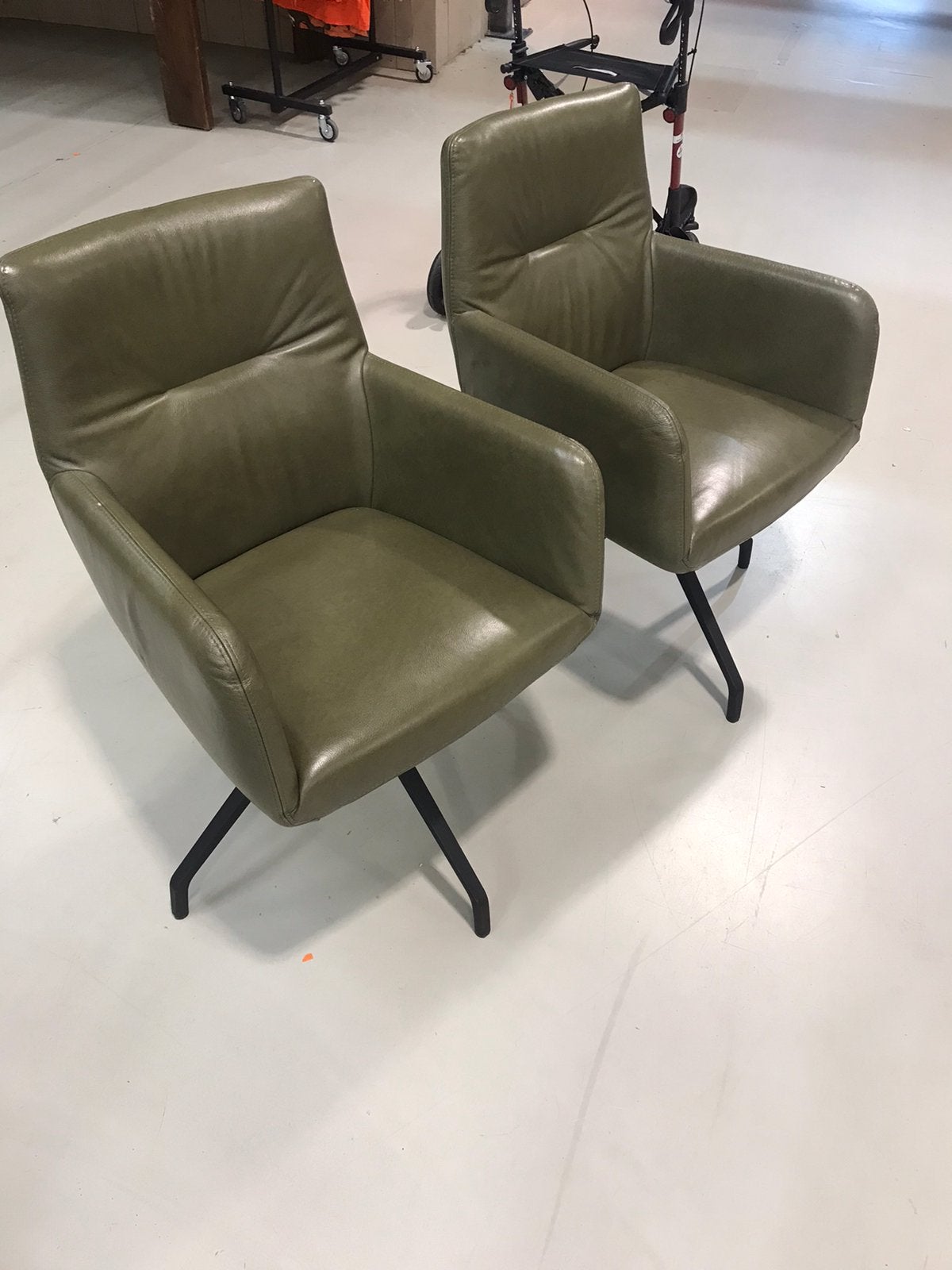 2 nette eetkamer fauteuils Veila, Huis en Inrichting, Stoelen, Ophalen, H, U, Zo goed als nieuw