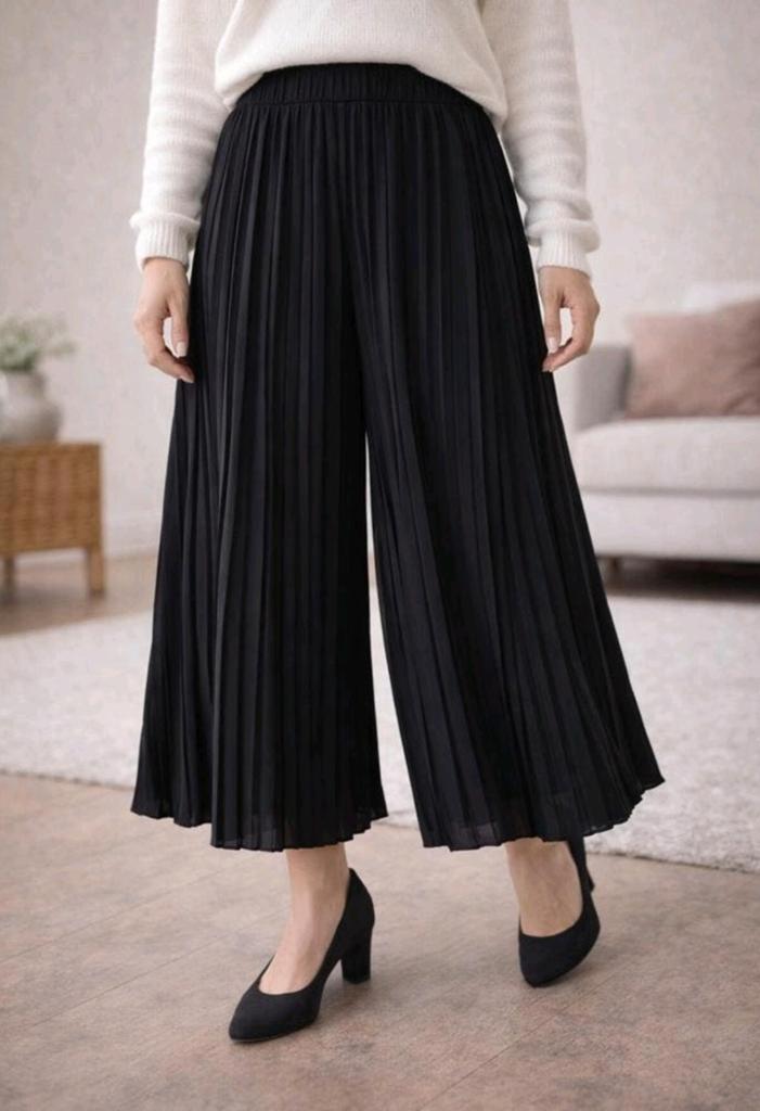 Bershka plissé broek zwart | maat XS | wide leg, Zwart, Zo goed als nieuw, Maat 34 (XS) of kleiner, Lang