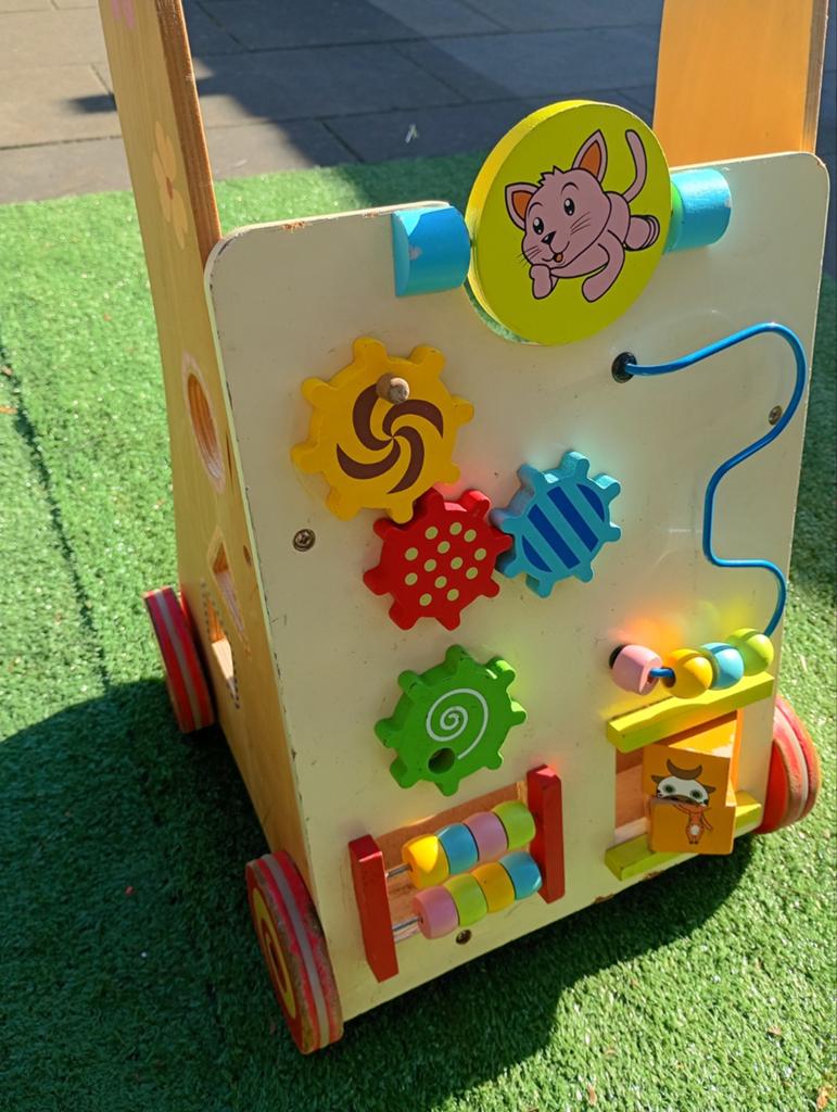 Loopwagentje van hout, Kinderen en Baby's, Speelgoed | Houten speelgoed, Ophalen of Verzenden, Gebruikt