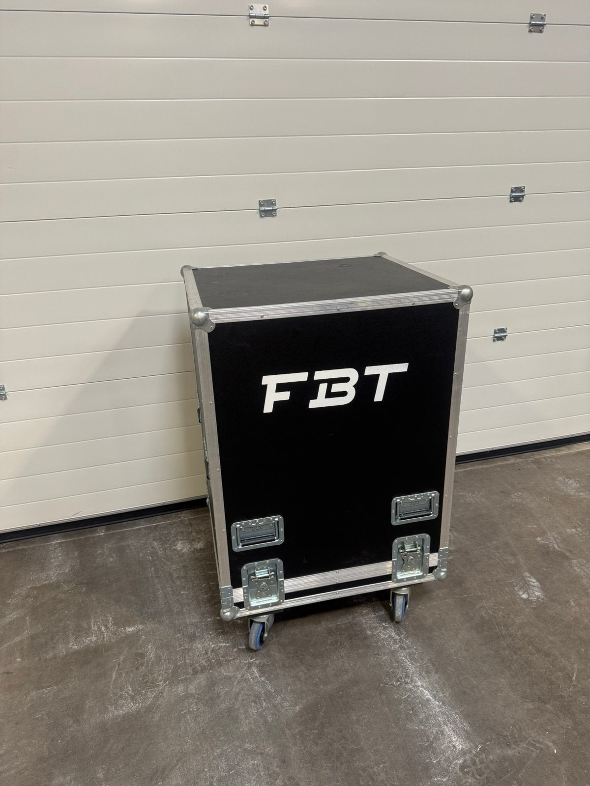 2x flightcase medium, Ophalen, Gebruikt, Overige instrumenten, Fbt