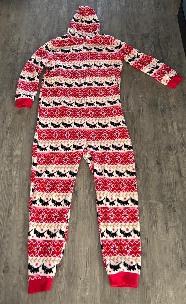 Hema huispak met capuchon, rood met patroon, Kleding | Dames, Huispakken, Ophalen of Verzenden, Gedragen, Maat 46/48 (XL) of groter