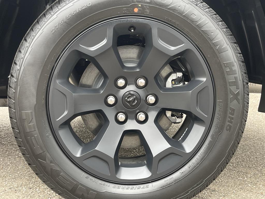 Dodge Ram 1500 MY2025 BPM VRIJ Bighorn Night 4x4 Crew Cab, Auto's, Automaat, Gebruikt, Zwart, Bedrijf