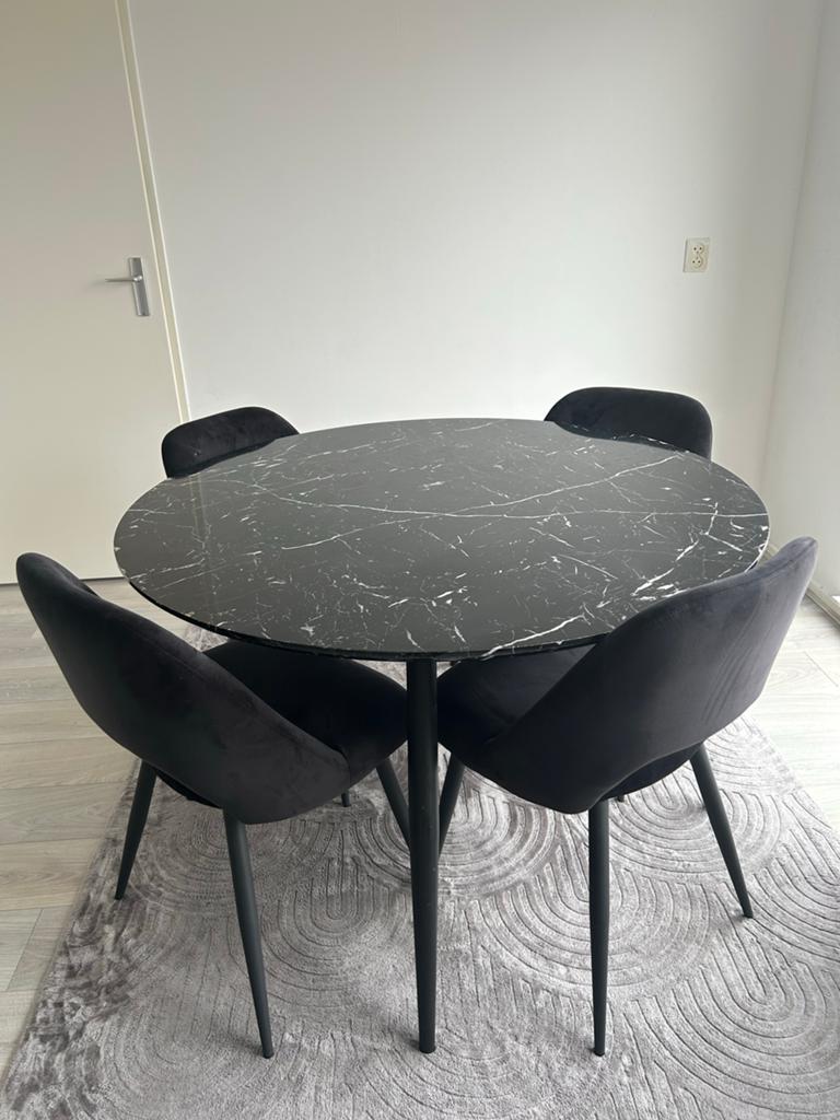 Zwarte marmeren eettafel, Huis en Inrichting, Tafels | Eettafels, Ophalen, Rond, Zo goed als nieuw, Vier personen