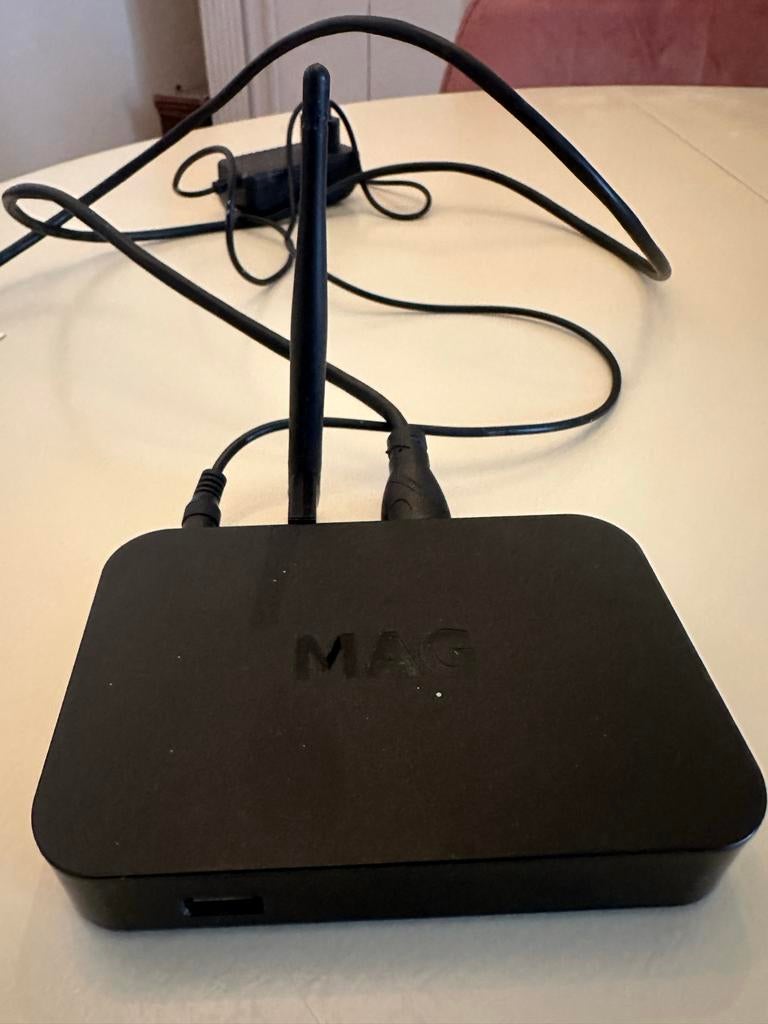 MAG256 IPTV Box met WiFi-adapter, Ophalen of Verzenden, Gebruikt, HDMI, Zonder harde schijf
