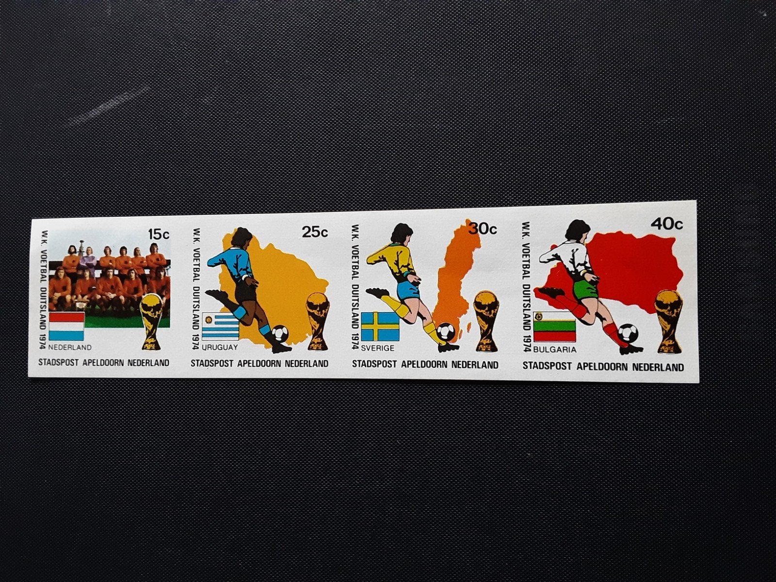 Stadspost Apeldoorn. WK Voetbal 1974 Strip ongetand ( pf), Ophalen of Verzenden
