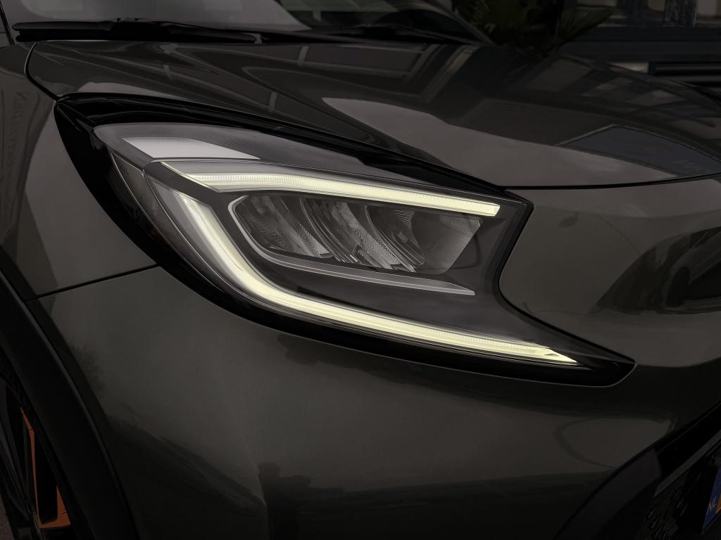 Toyota Aygo X 1.0 VVT-i Automaat Limited Cabrio CarPlay Navi, Auto's, Toyota, Automaat, Gebruikt, 4 stoelen, Leder en Stof