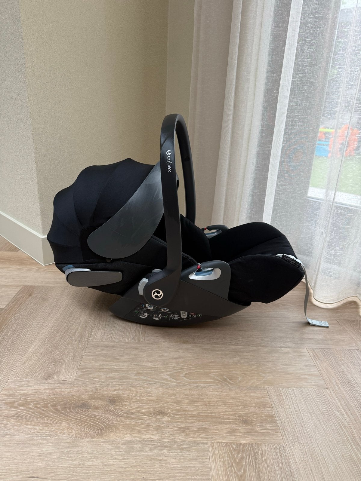 Cybex Cloud Z i-Size autostoel - Zwart, Autogordel of Isofix, Zo goed als nieuw, 0 t/m 13 kg, Slaapstand