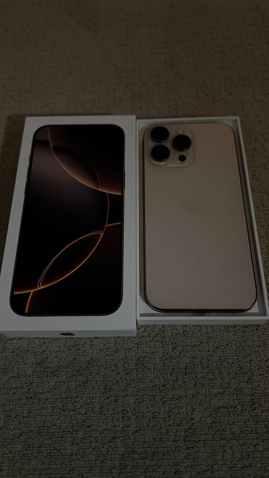 iPhone 16 Pro Max 256 GB Desert Titanium –90% accu incl doos, IPhone 16 Pro Max, Zo goed als nieuw, Zonder simlock, 90 %