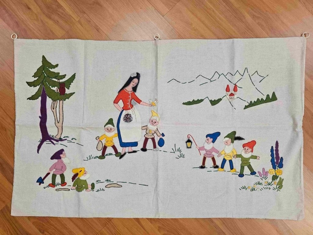 Wandtapijt jaren 60 sprookje sneeuwwitje en dwergen 103/64, Antiek en Kunst, Ophalen of Verzenden