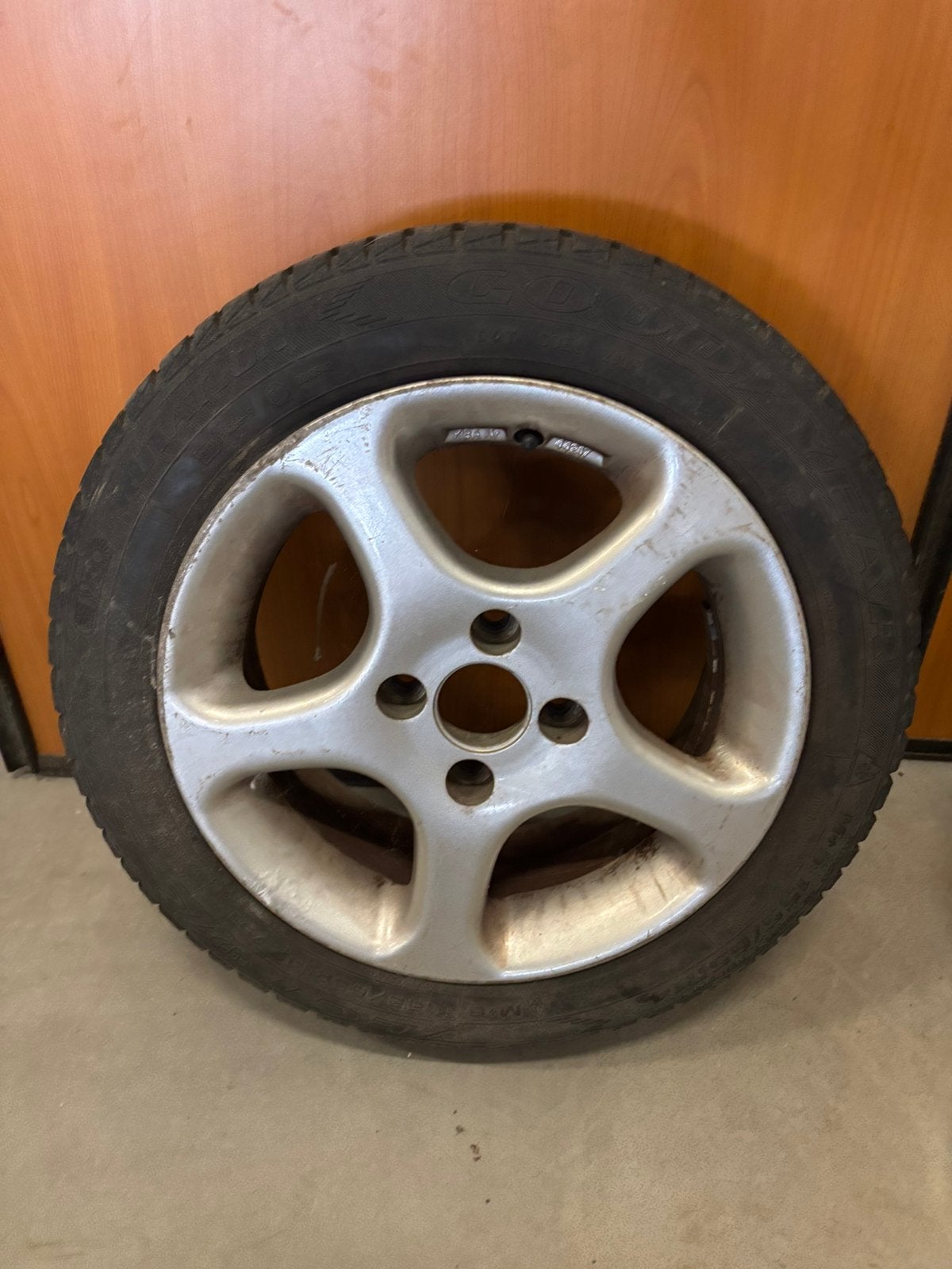 1 complete set 4 Winterband met velg - 155/65R13 M+S, Auto diversen, Ophalen