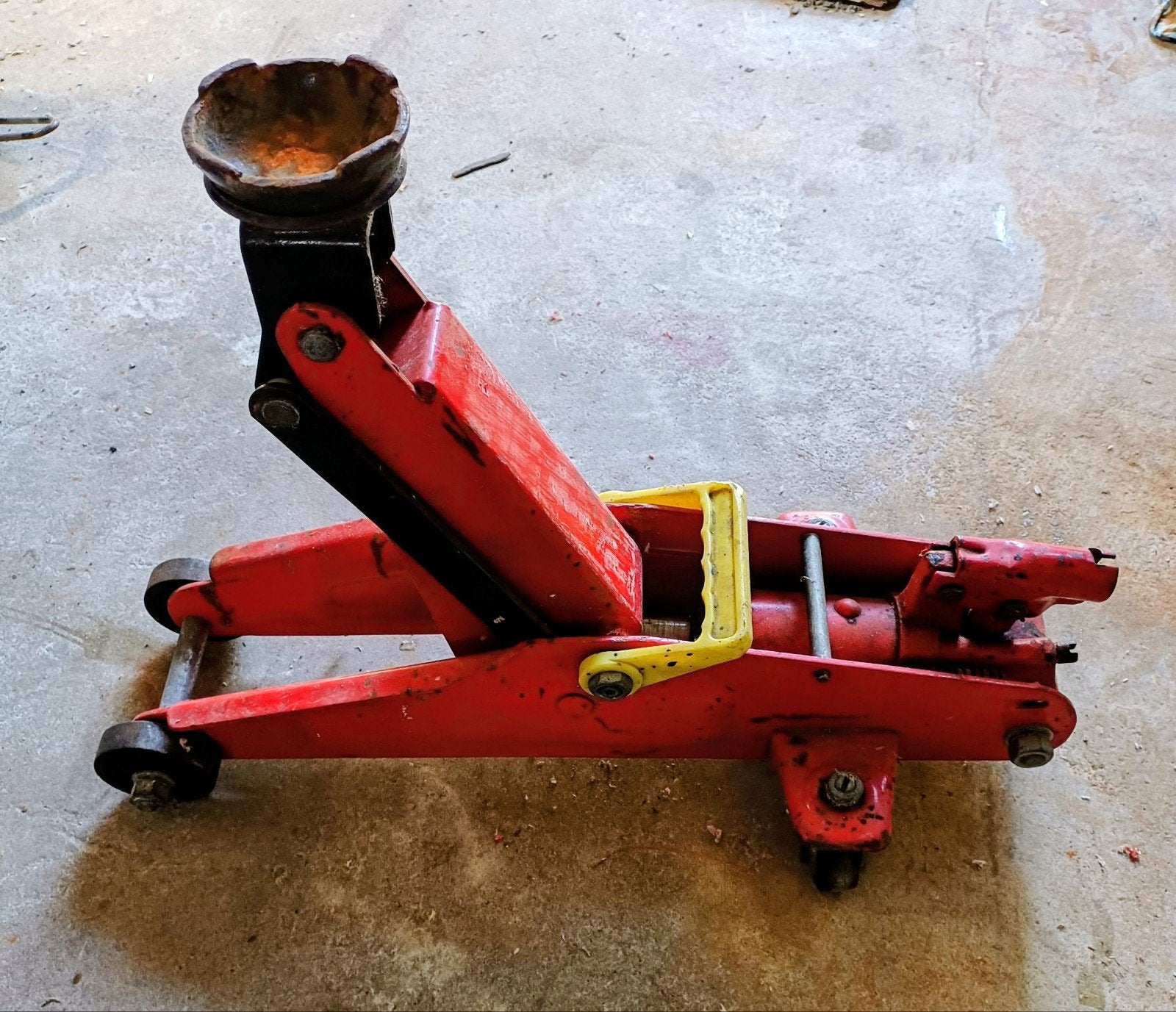 Robuuste garagekrik gebruikt  2 ton, Auto diversen, Krikken, Gebruikt, Garagekrik, Hydraulisch, Ophalen