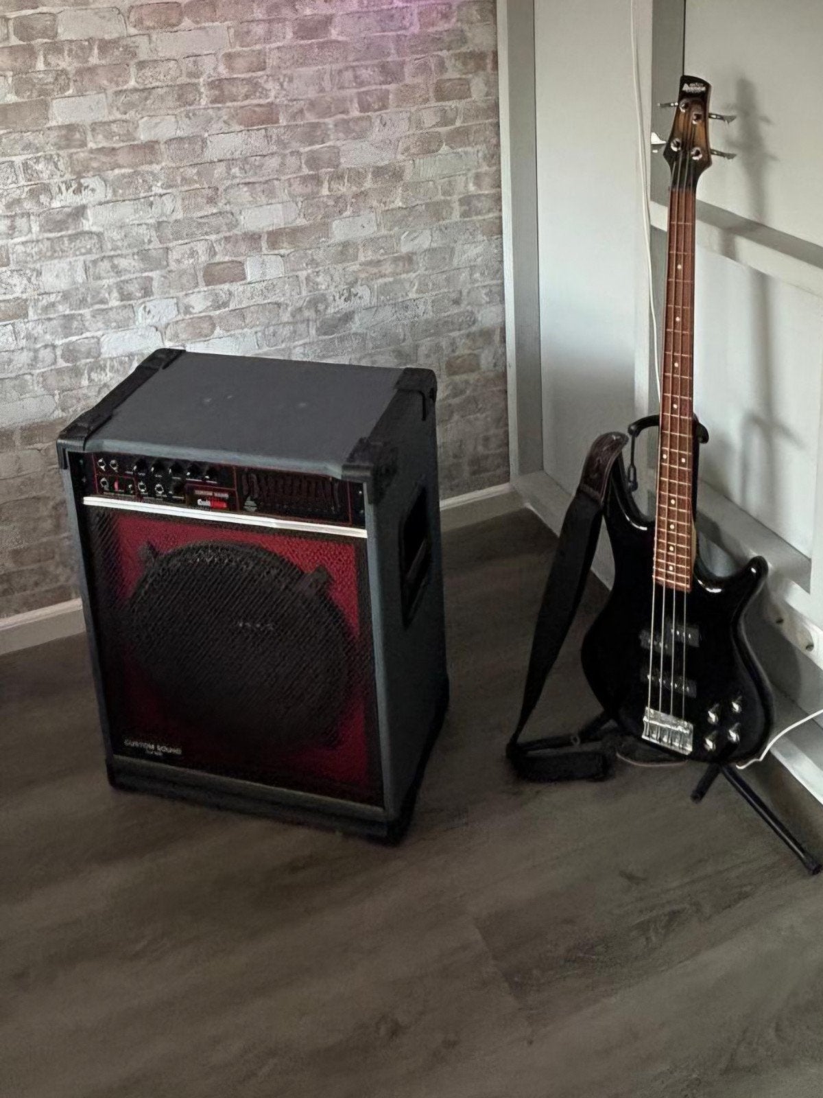 Custom Sound Colt 100B Basgitaarversterker, Muziek en Instrumenten, Versterkers | Bas en Gitaar, Ophalen of Verzenden, Gebruikt