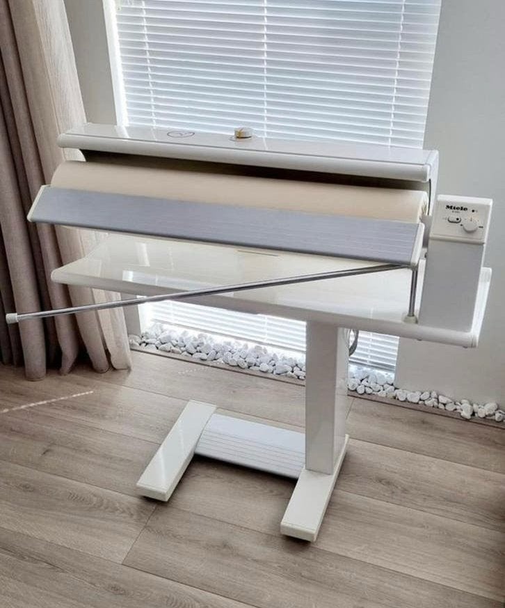 MIELE Strijkmachine, Mangel, Strijkrol, Strijkpers izgst, Ophalen, Zo goed als nieuw
