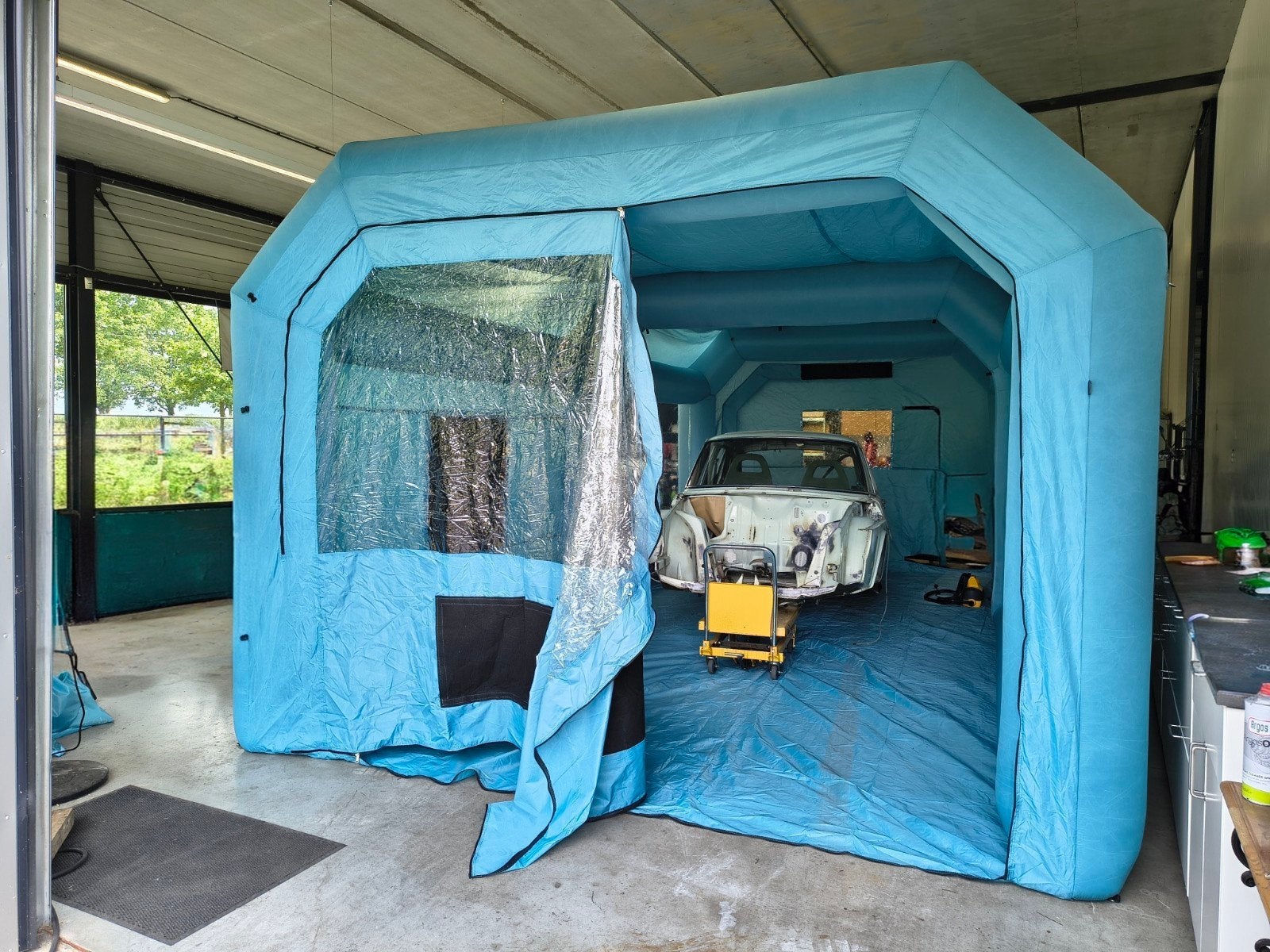 Opblaasbare spuitcabine te huur 7x4 meter – spuitwerk auto/b, Ophalen