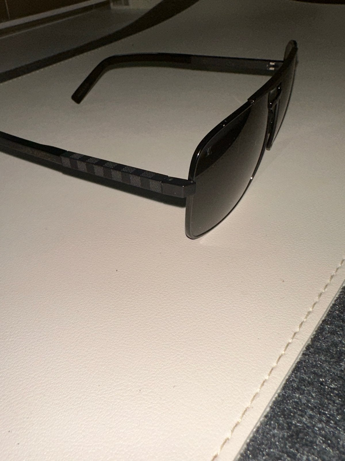 Ongedragen Louis Vuitton Attitude Zonnebril, Overige merken, Gebruikt, Zonnebril, Zwart