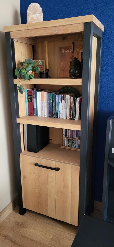 Boekenkast massief eiken Santos van Goossens, Ophalen, Met deur(en), Eikenhout, 50 tot 100 cm