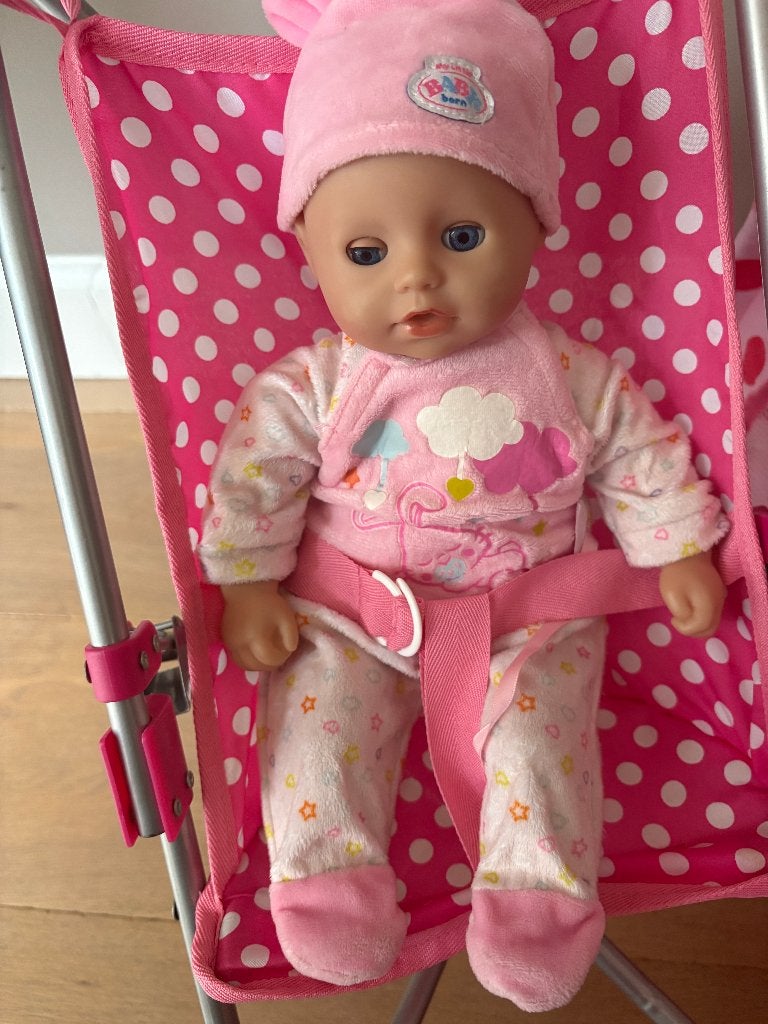 my lillte babyborn poppenbed, poppenwagen kleding, Ophalen, Gebruikt, Babypop