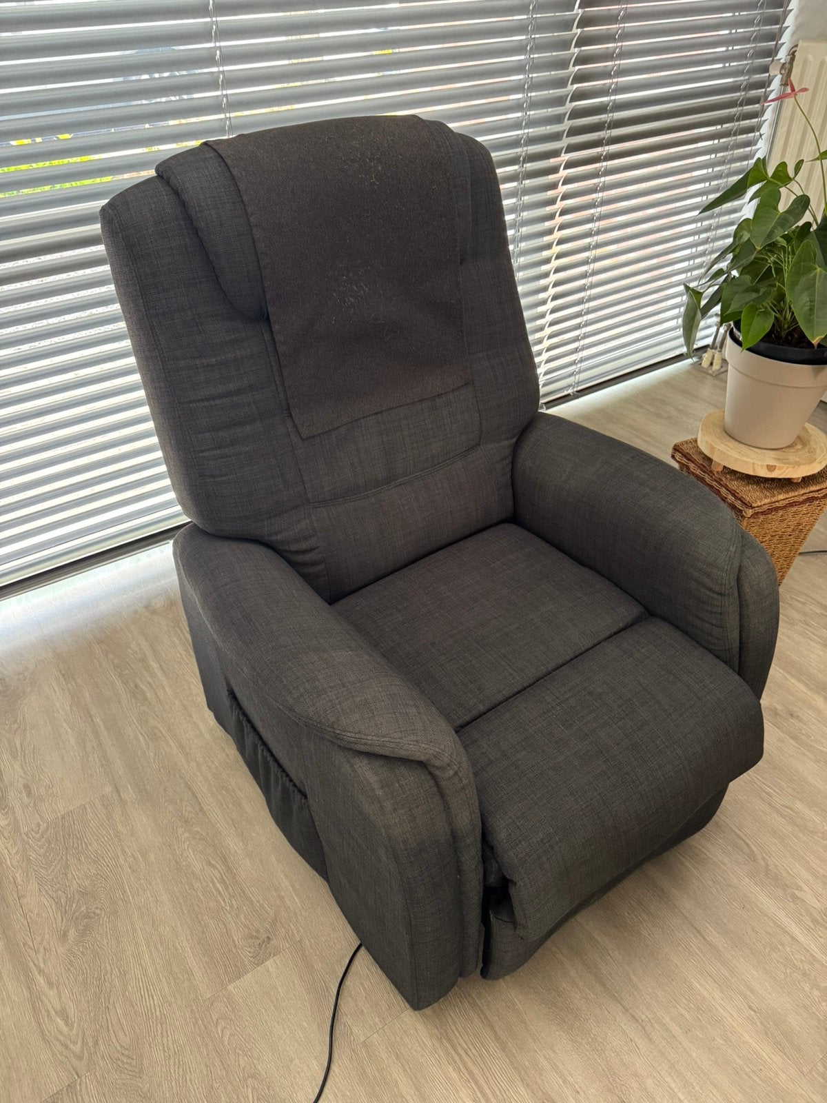 Gratis!! elektrische relaxfauteuil met opsta functie, Ophalen, Gebruikt, 75 tot 100 cm, 75 tot 100 cm