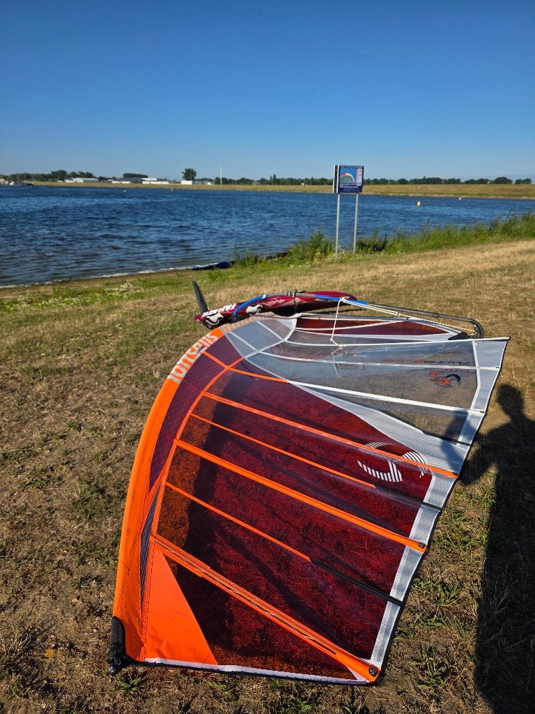 Loftsails Racingblade 9.6 + 100% C SDM + Carbon Maui giek, Watersport en Boten, Windsurfen, Ophalen, Gebruikt, 8 m² of meer, Complete set
