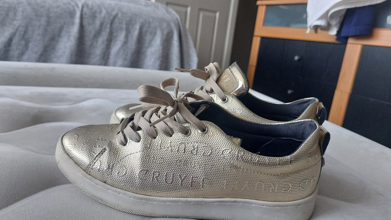 Kruijf, Ophalen of Verzenden, Gedragen, Zwart, Sneakers of Gympen