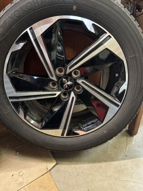 Mitsubishi Eclipse Cross winterbanden, Ophalen, 18 inch, Gebruikt, Banden en Velgen