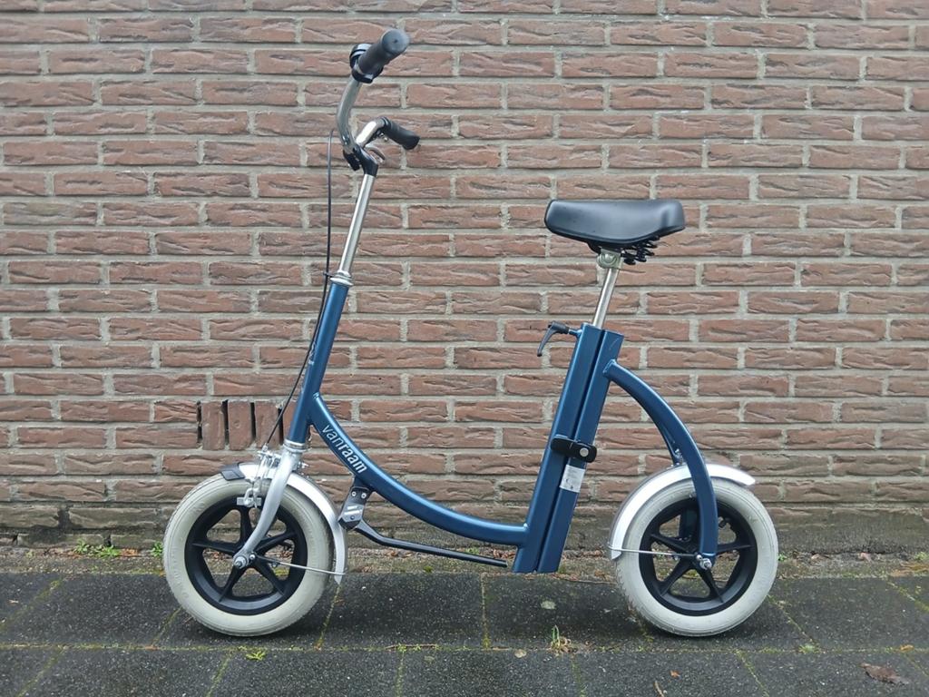 Van raam loopfiets, loophulp voor volwassenen, Ophalen, Zo goed als nieuw