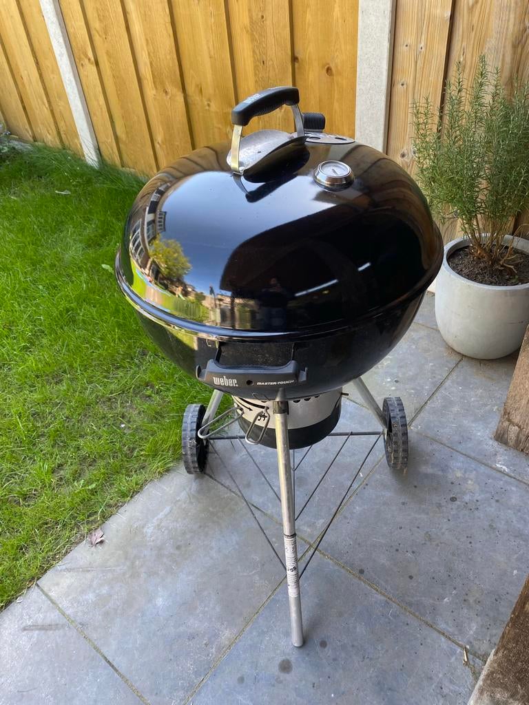 Weber Master-Touch Houtskoolbarbecue met 7 accessoires, Ophalen, Gebruikt, Met accessoires