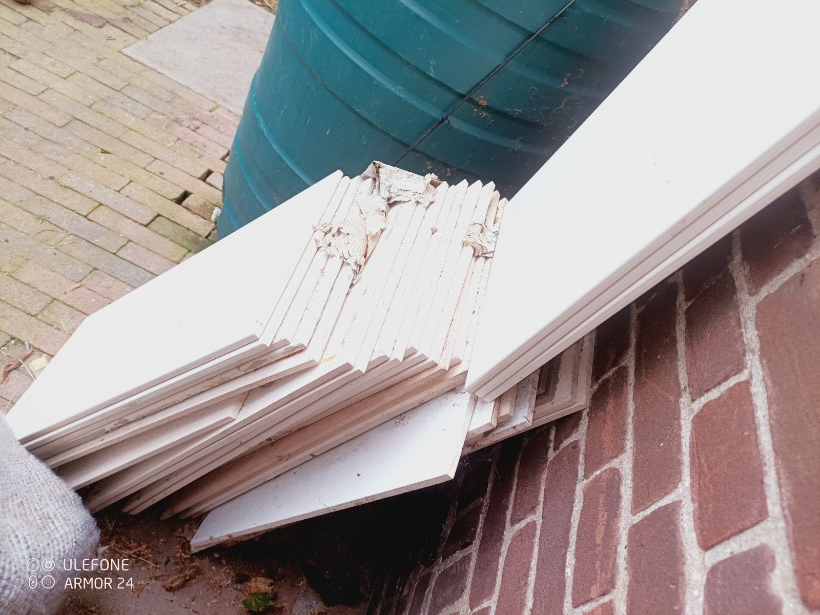 Gratis: 25 witte en 2 grijze tegels, Ophalen of Verzenden, Gebruikt, Overige typen