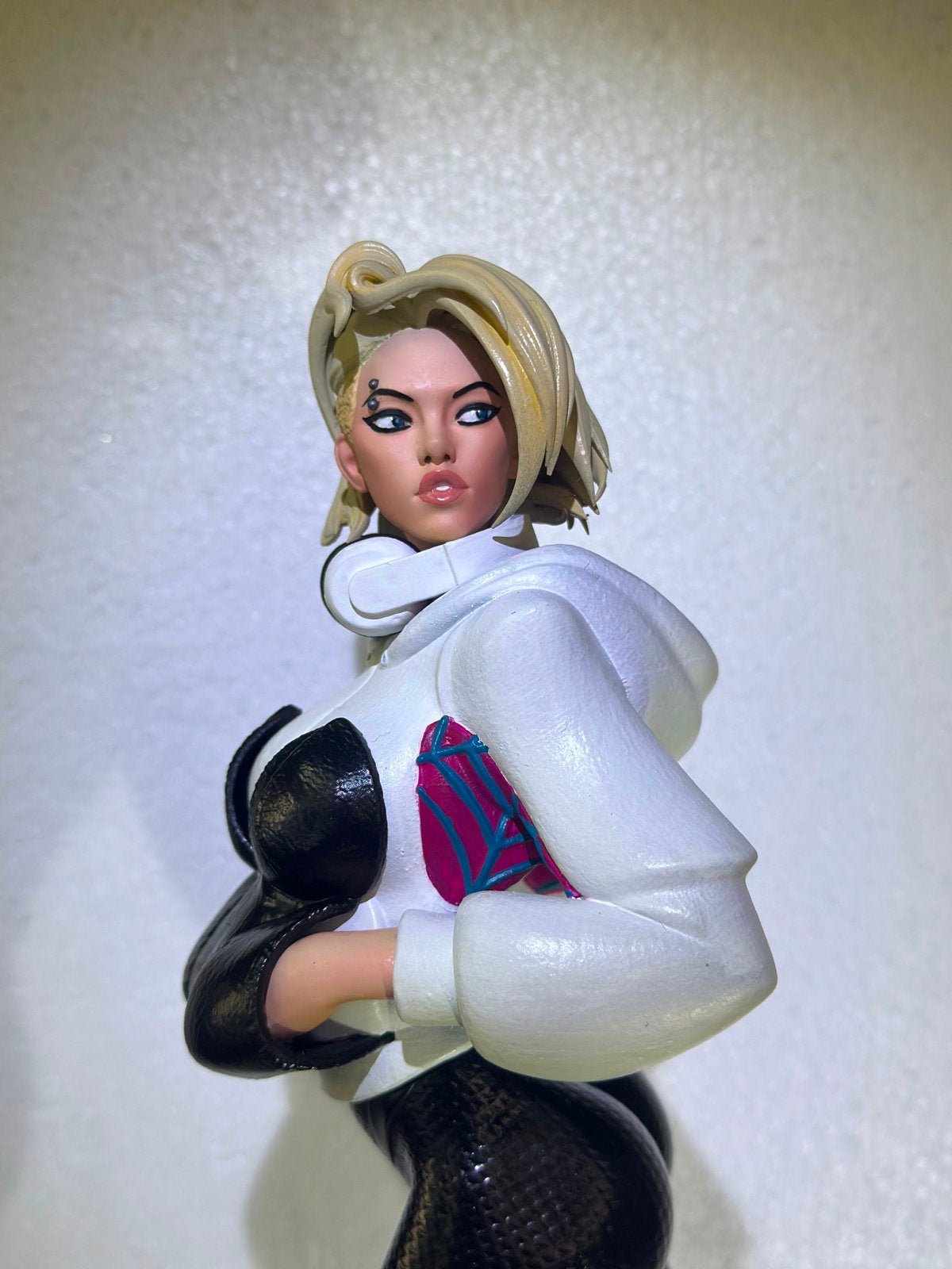 Gwen Stacy Figuur - Handgeschilderd, Ophalen of Verzenden, Zo goed als nieuw