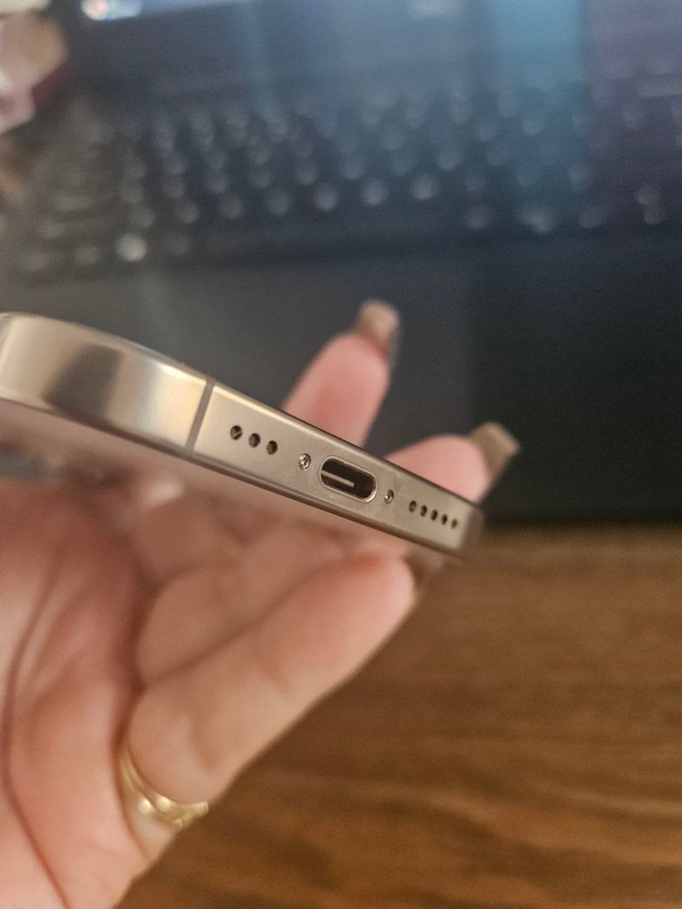 Foto 6 van Iphone 16 pro
