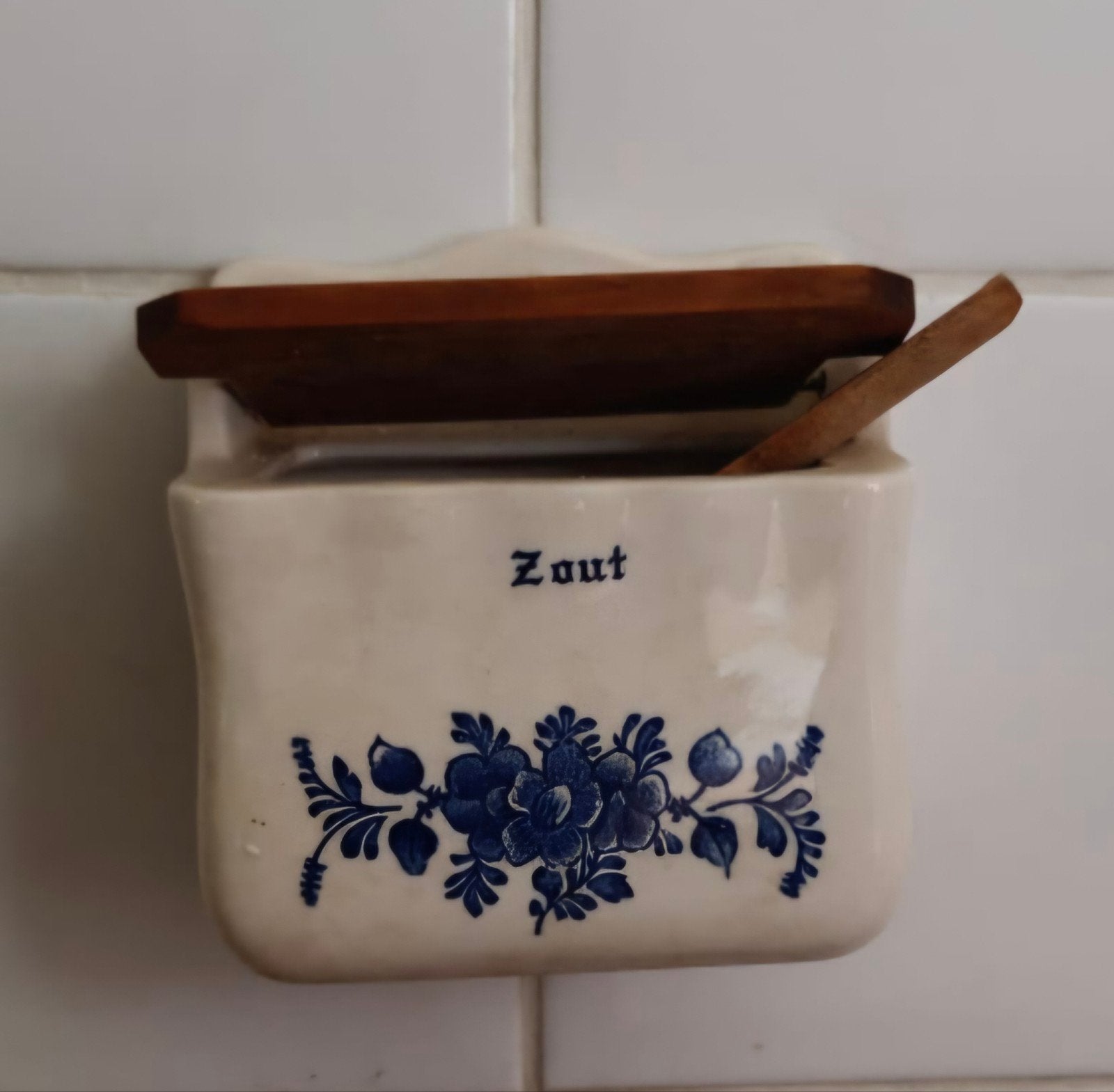 Vintage Delfts Blauw Zoutpotje met Houten Deksel en Schepje, Ophalen of Verzenden