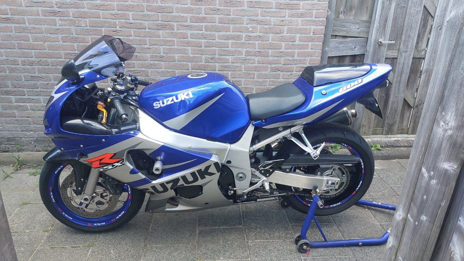 Suzuki GSX-R 600 - Sportieve motor met lage kilometerstand, 4 cilinders, Gebruikt, Sport, Meer dan 35 kW