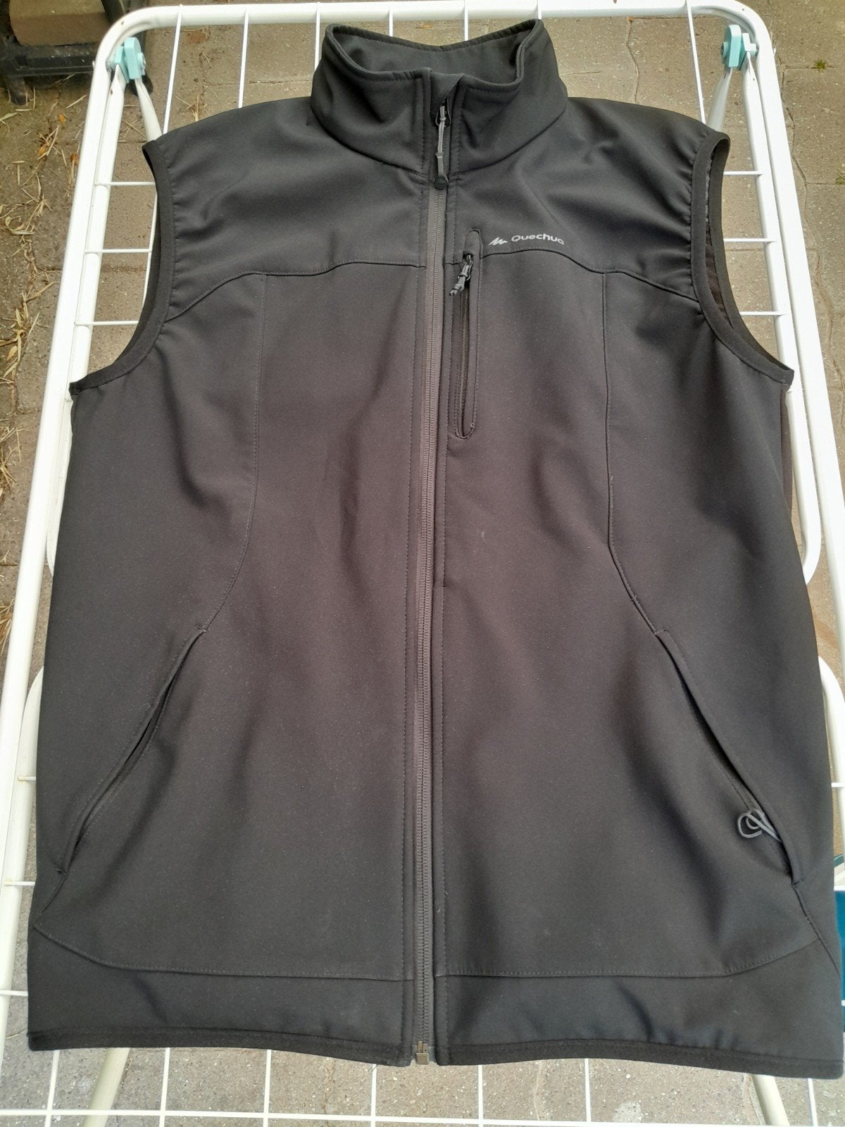 Softshel bodywarmer met 3 ritszakken.  Maat S, Ophalen of Verzenden