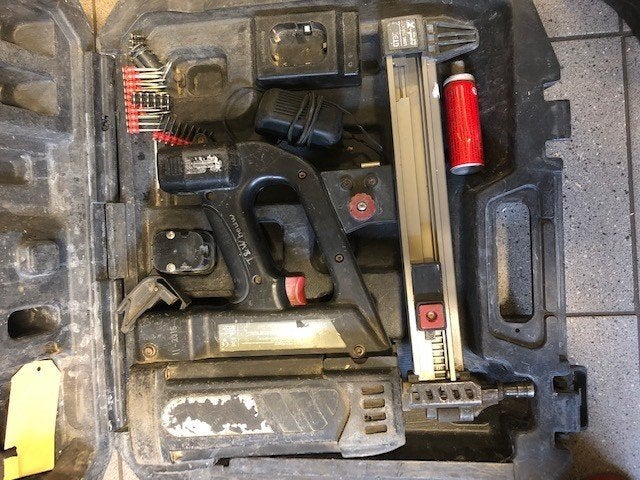 Gas tacker, Ophalen