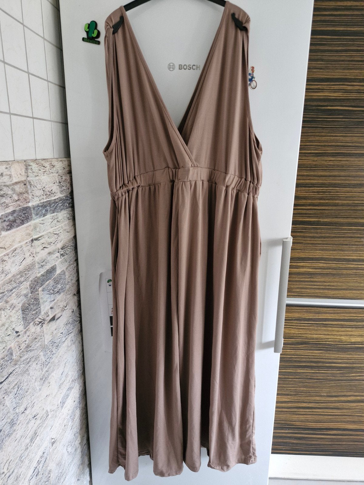 Bruine jumpsuit diep decolleté maat 4xl, Kleding | Dames, Jumpsuits, Bruin, Maat 46/48 (XL) of groter, Onbekend, Nieuw