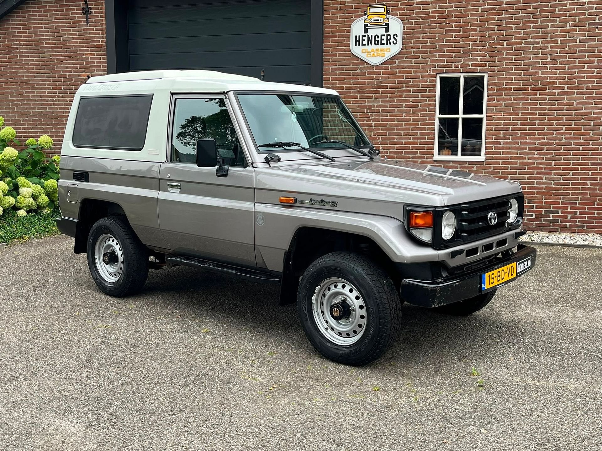 Toyota Land Cruiser, Metallic lak, Bedrijf, Grijs, SUV of Terreinwagen