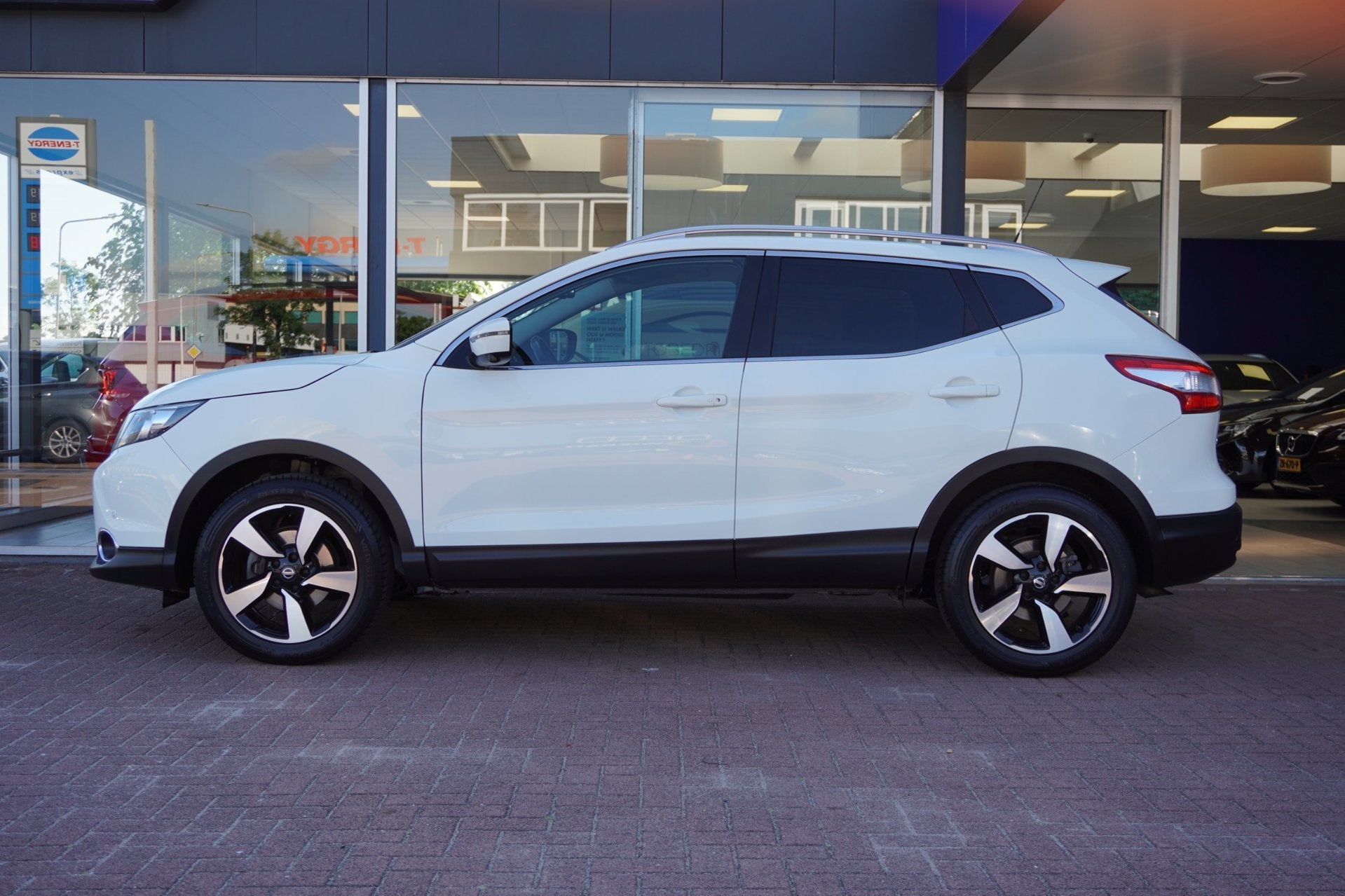 Nissan Qashqai 1.2 N-Connecta 5deurs | Airco | Panodak | Cam, Auto's, Voorwielaandrijving, Stof, Gebruikt, 4 cilinders