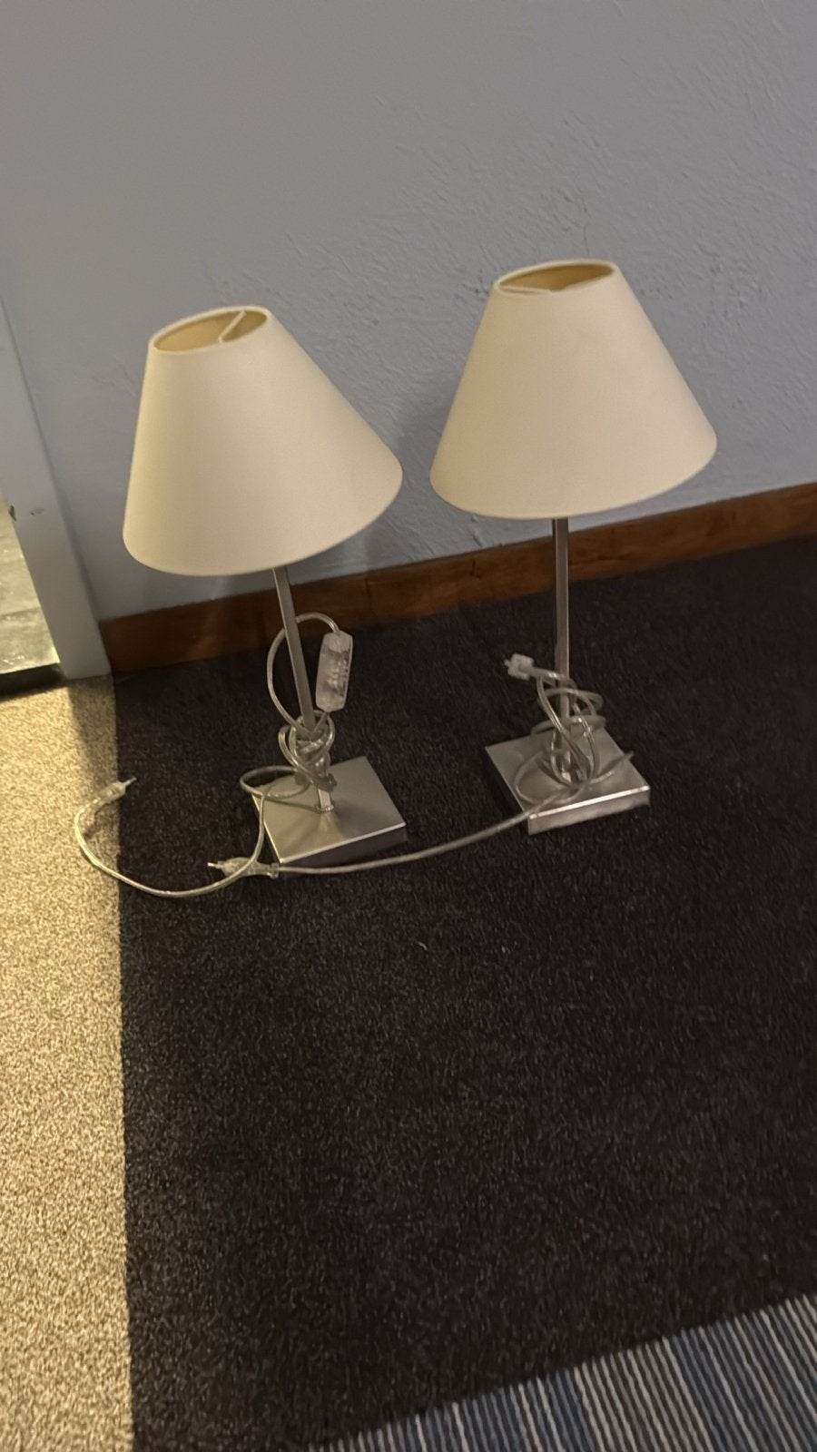 Set van 2 moderne tafellampen met witte kappen (m2447085072) — Lampen ...