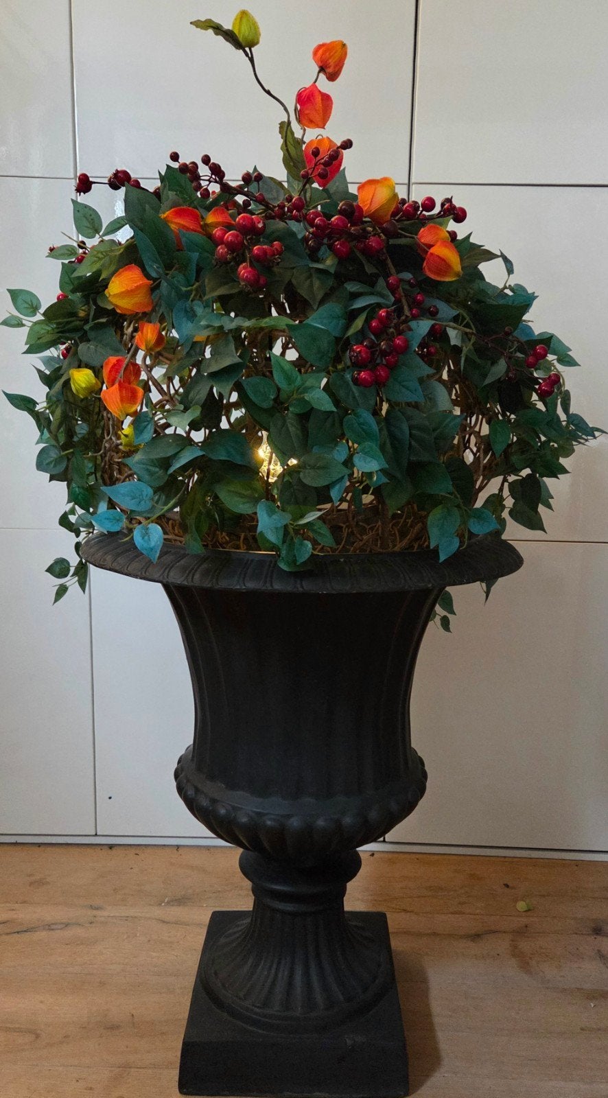 Grote tuinvaas bloemstuk kerststuk met verlichting, Ophalen, Gebruikt, Inclusief kunstbloemen, Bloemstuk
