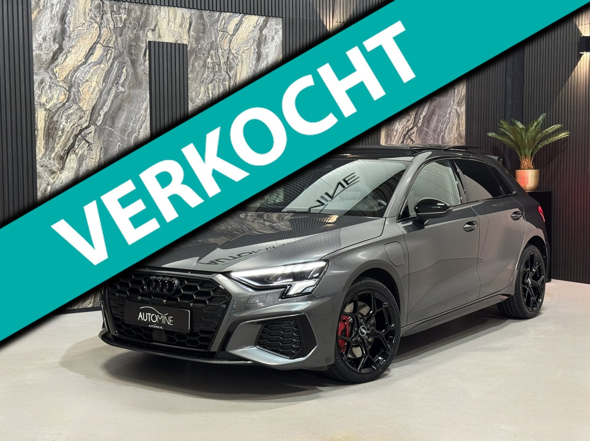 Audi A3 Sportback 45 TFSI e 3x S-line Competition|PANO|MATRI, Dealer onderhouden, Gebruikt, Zwart, 150 pk