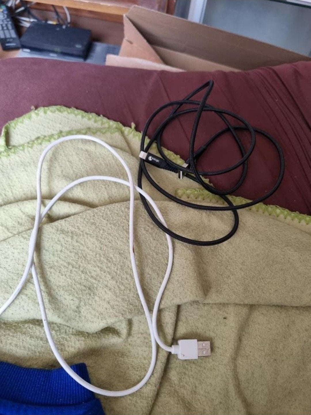 Telefoonkabel iPhone gebruikt twee stuks bieden, Ophalen of Verzenden, Gebruikt