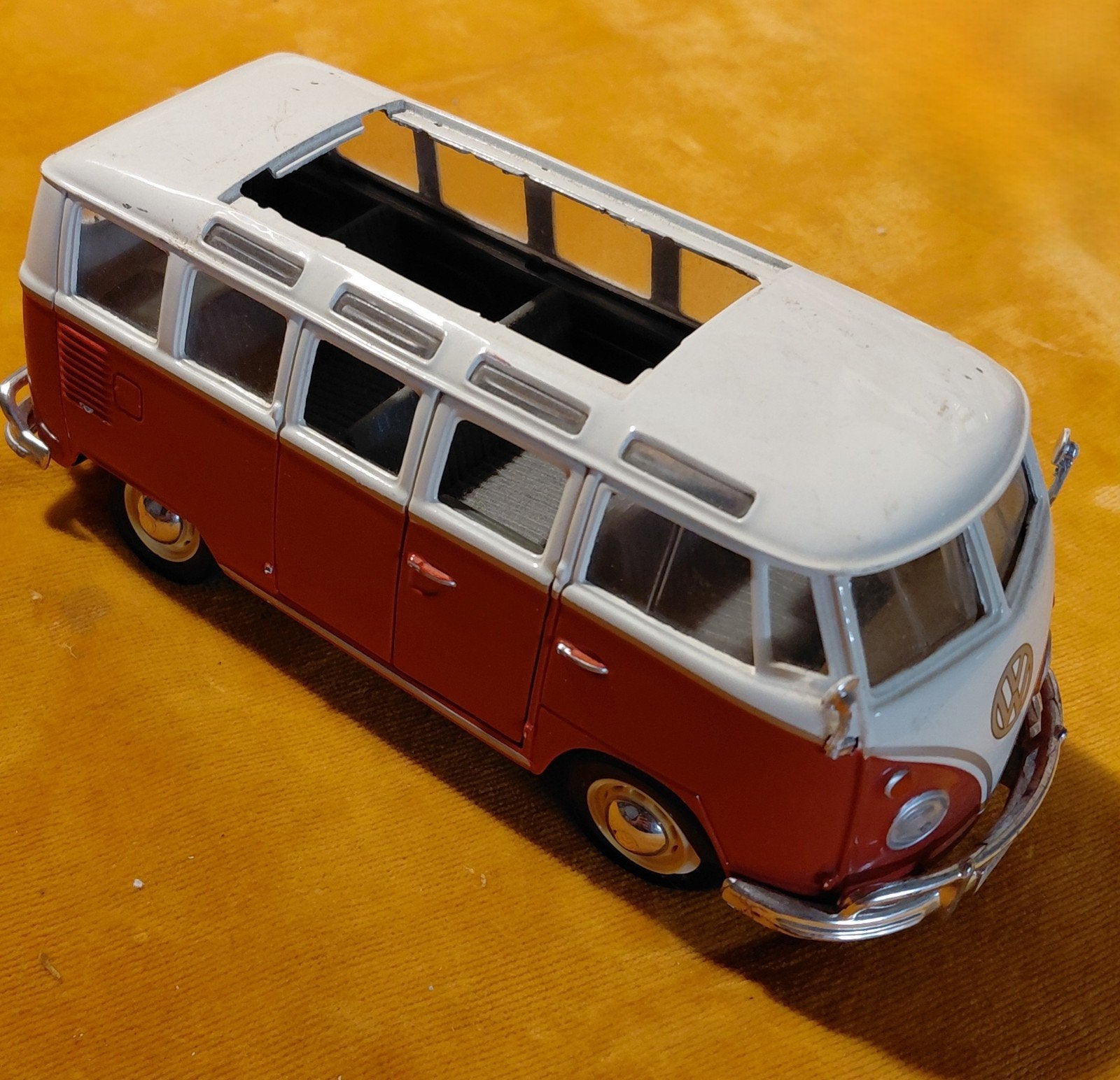 (228) Maisto Volkswagen Van "Samba" modelauto 17x7x7 cm, Ophalen of Verzenden, Gebruikt