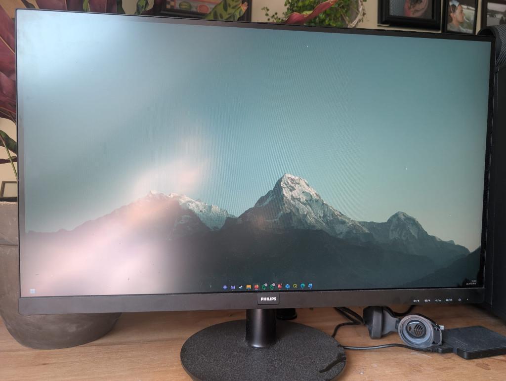 Philips 27 inch IPS monitor, Ophalen, Philips, Zo goed als nieuw, In hoogte verstelbaar