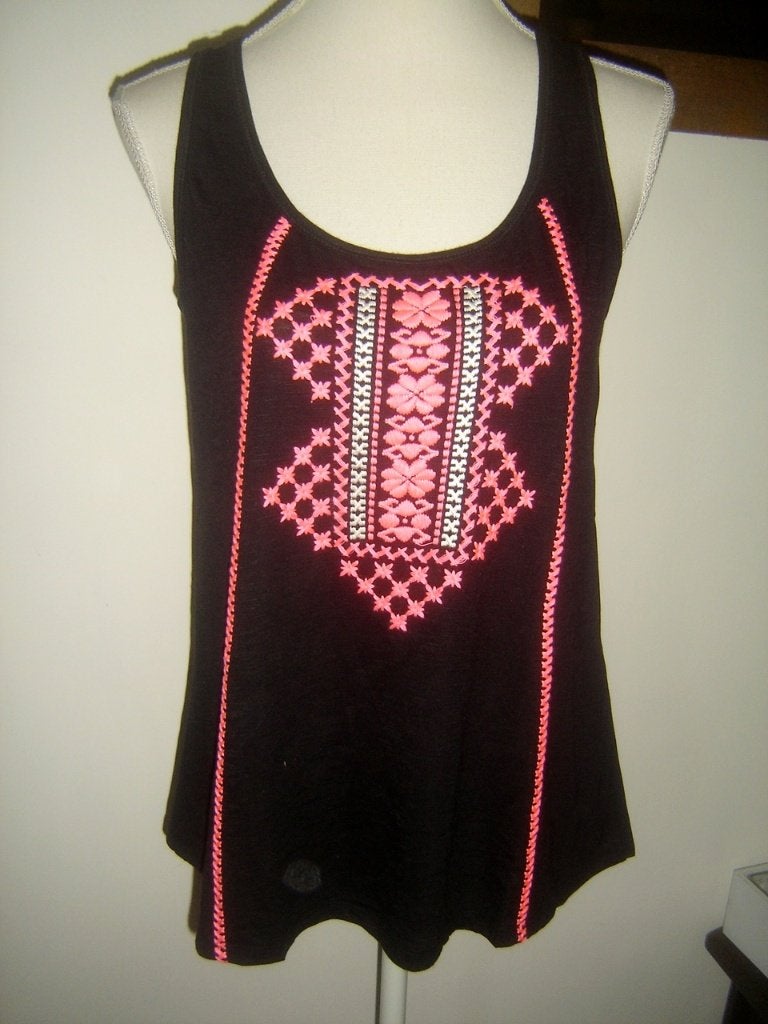 TRENDY zwarte top met roze borduursel mt. M - nieuw!, Maat 38/40 (M), Nieuw, Zonder mouw, Meerkleurig